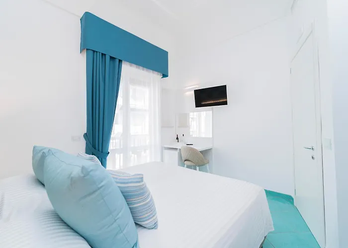 Ξενοδοχείο Miramare 4*