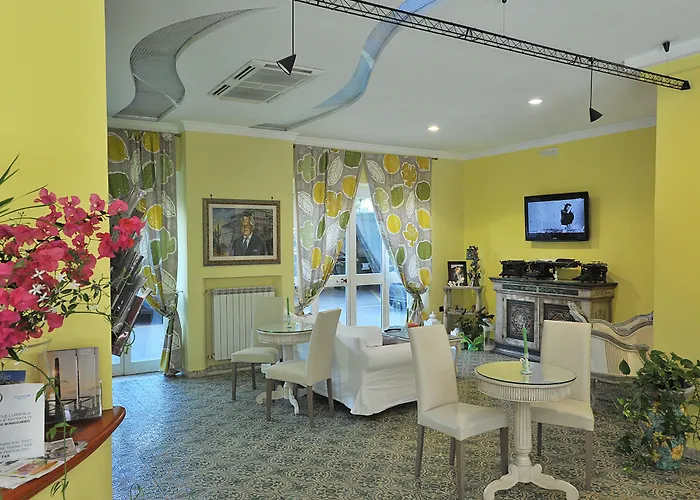 Ξενοδοχείο Miramare 4*