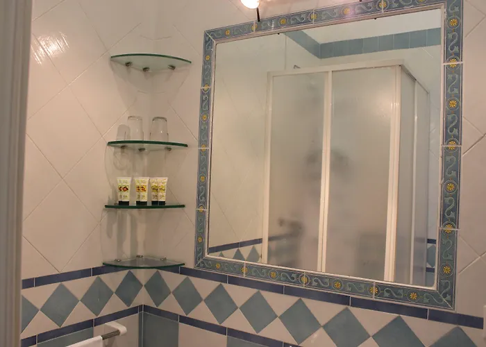 Ξενοδοχείο Miramare 4*